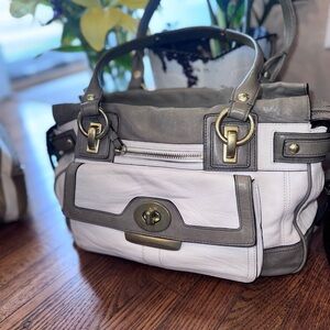 Y2K Coach Penelope Spectator 13165 winter white and olive no hangtag blue inside